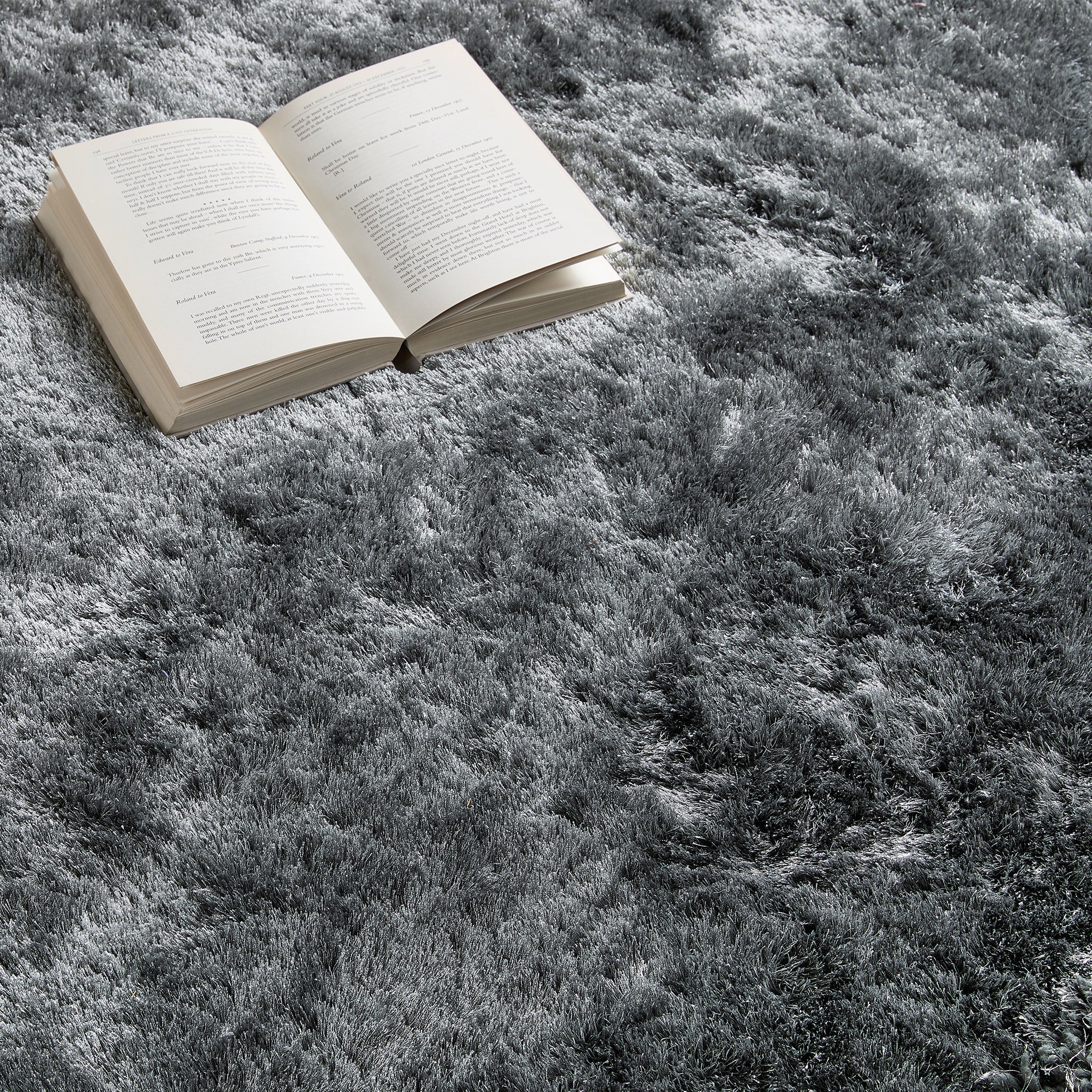 Origins Shimmer Shaggy Border Rug