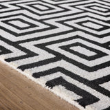 Origins Labyrinth Black/White Rug