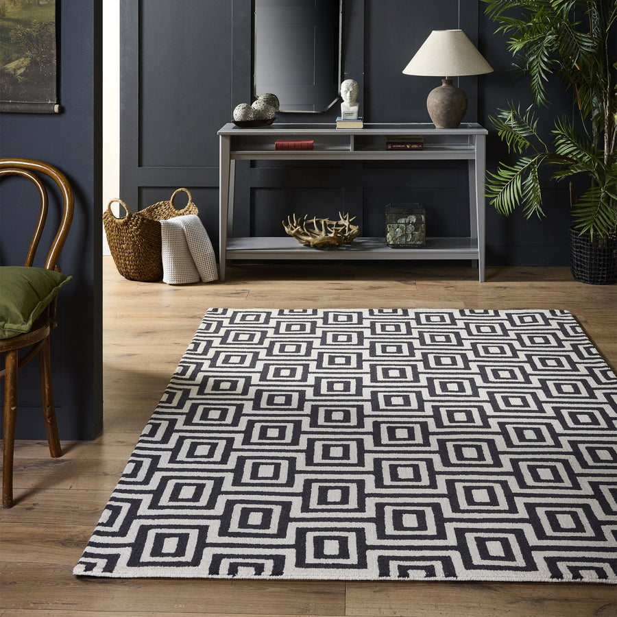 Origins Labyrinth Black/White Rug